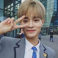 Lee Daehwi chat bot