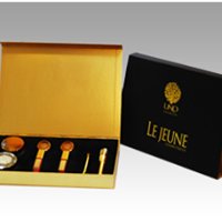 UNO Le Jeune Cosmetiques w/ 24 Karat Gold chat bot