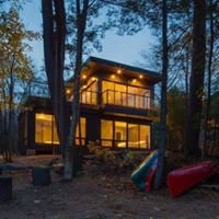 Luxury Muskoka Cottages chat bot